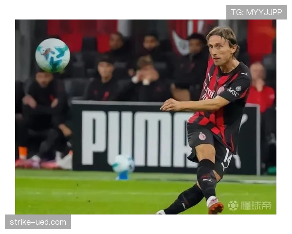 高位压迫下稳定出球:莫德里奇的抗压能力 高位压迫下稳定出球:莫德里奇的抗压能力